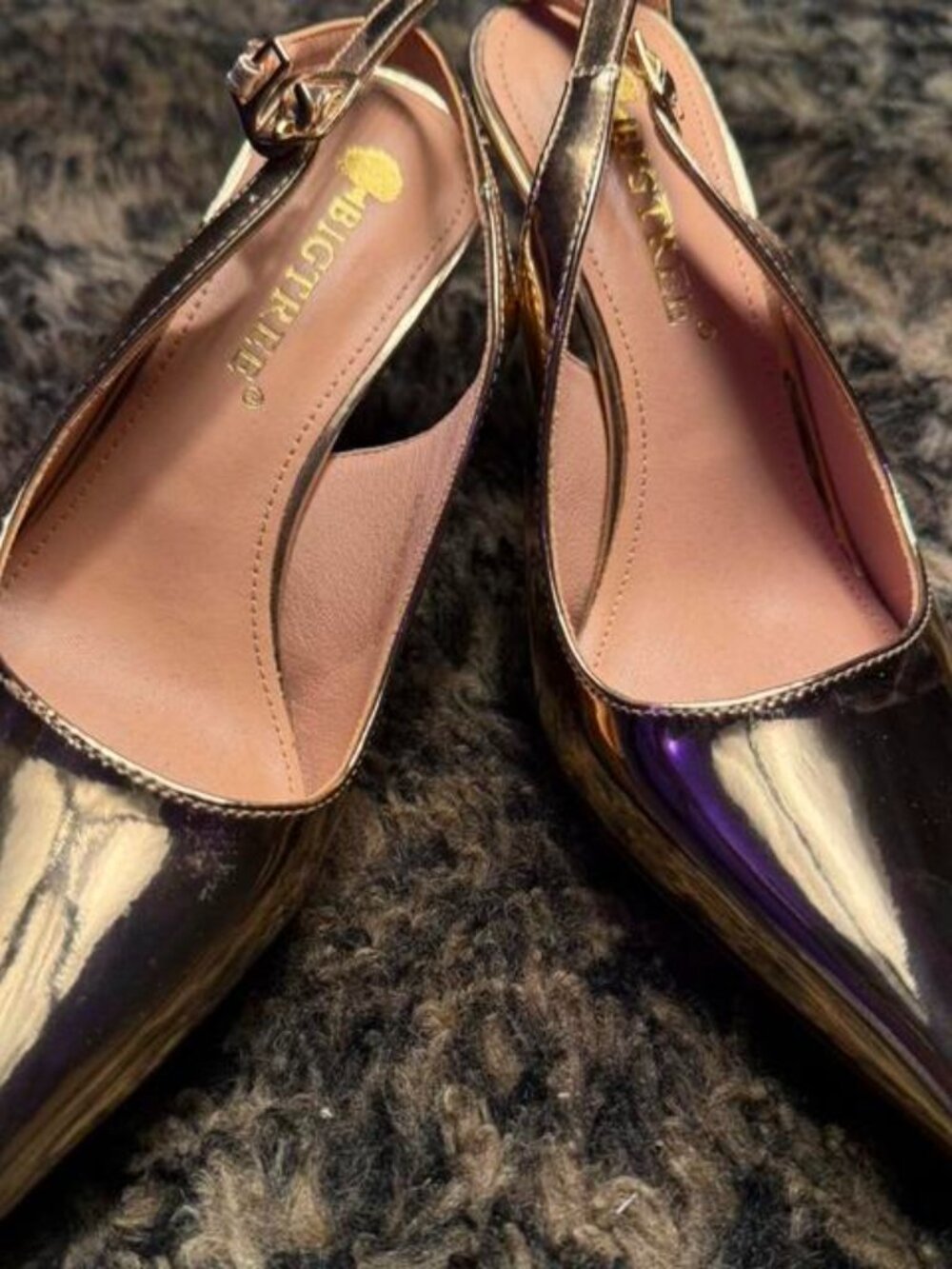 BIGTREE . Gold and purple high heel shoes